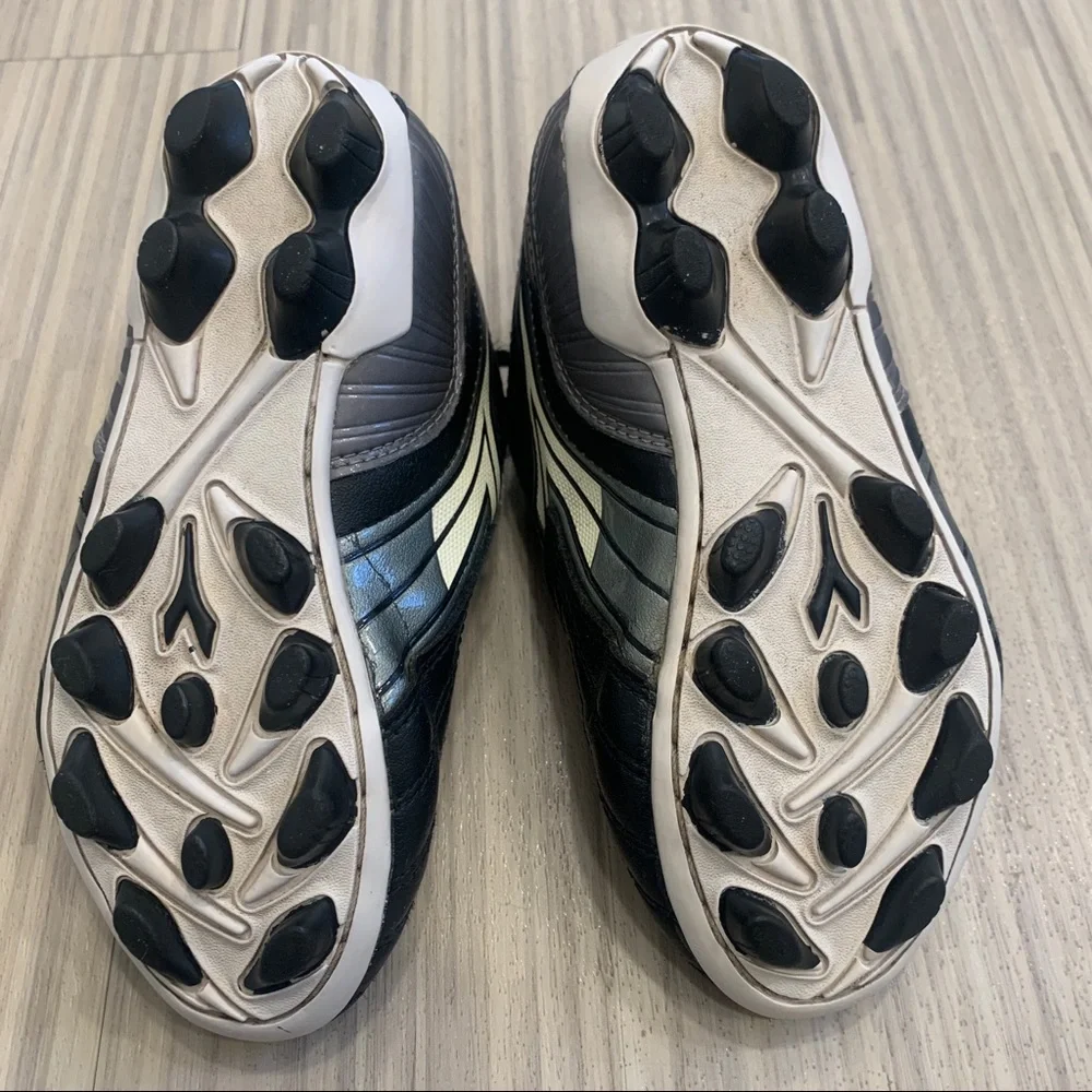 Child Diadora Soccer Cleats size 11.5 - Picture 3 of 4
